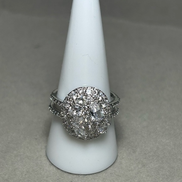 Bomb Part diamond cubic zirconia ring on Rodium plating size 9 New - Picture 6 of 10